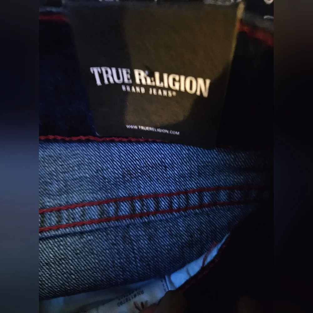 NWT True Religion Ricky SN Straight Dark Glacial Jeans - Red Contrast Stitch -33